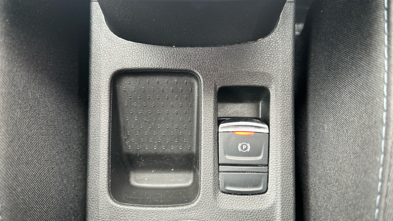 Renault Captur 1.3 TCE 140 Iconic 5dr Petrol Hatchback